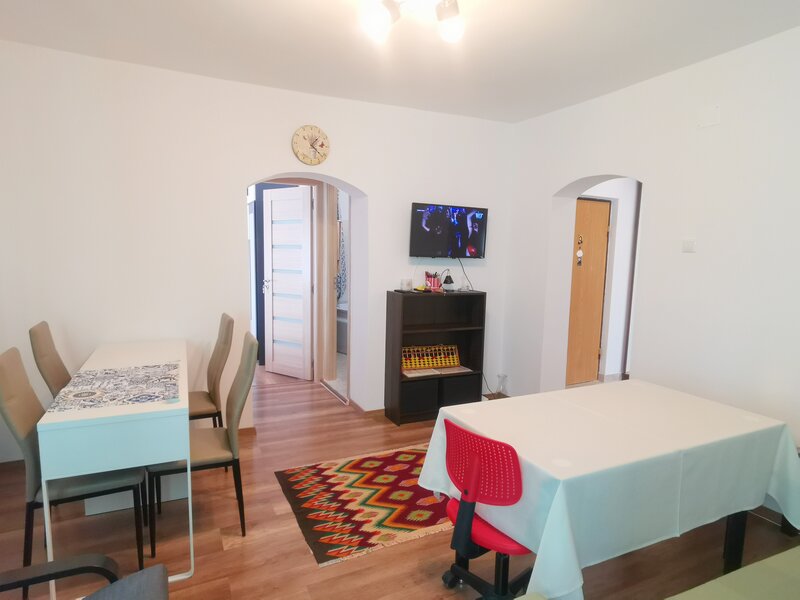 Rahova, Ispirescu, proprietar vand ap. 2 camere renovat, utilat,